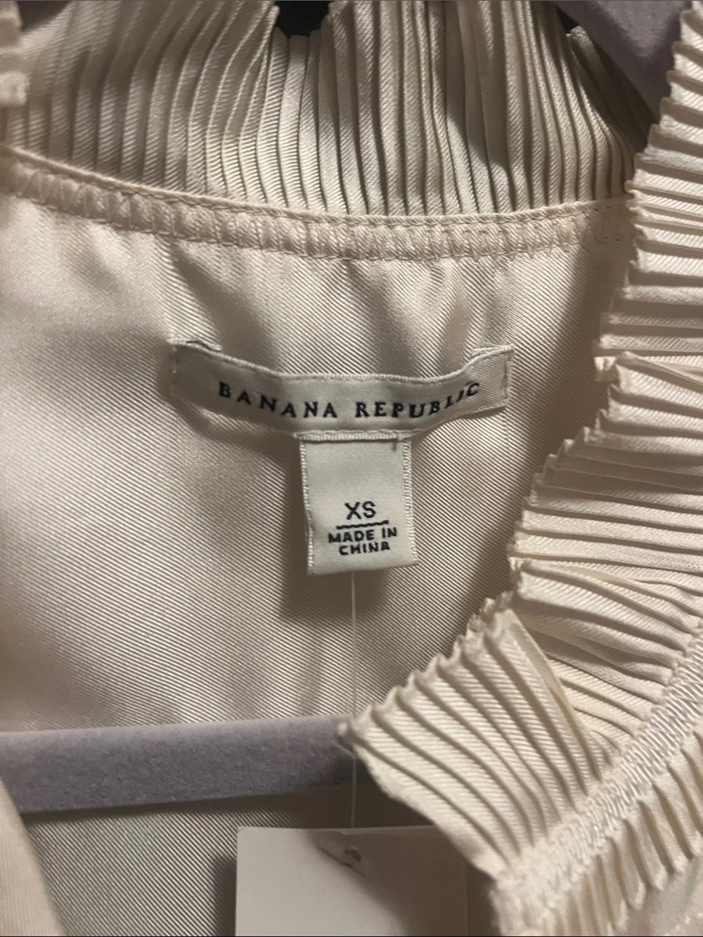 Pure silk NWT Banana Republic Ivory Satin Ruffle-Neck Blouse
